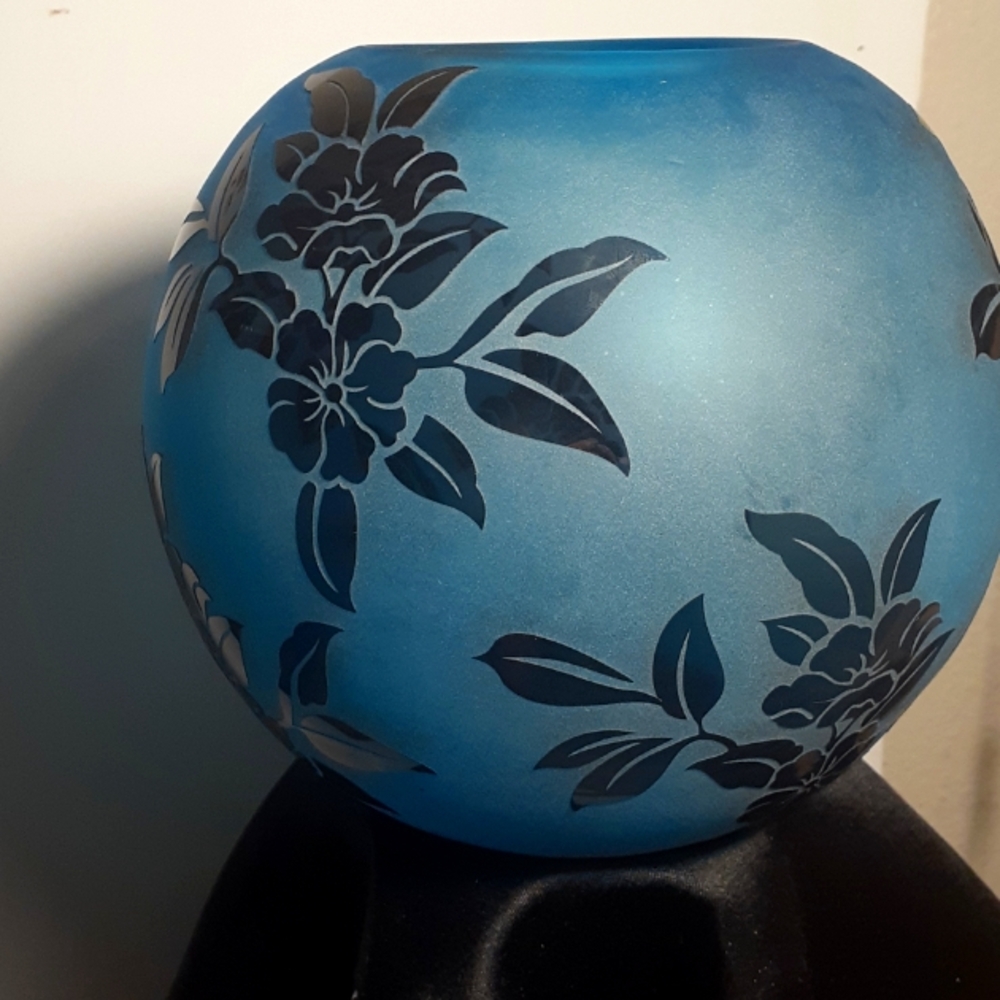 Vtg Black on frost blue acid etched cameo hand blown art glass bowl/vase - Picture 1 of 6